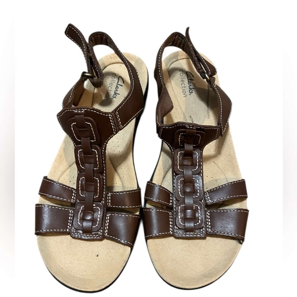 Clarks women's 8.5 M Brown T-Strap Sandals